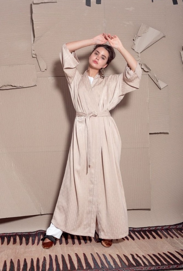 عباية سوداء رائعة بالحزام من عفة الدباغ