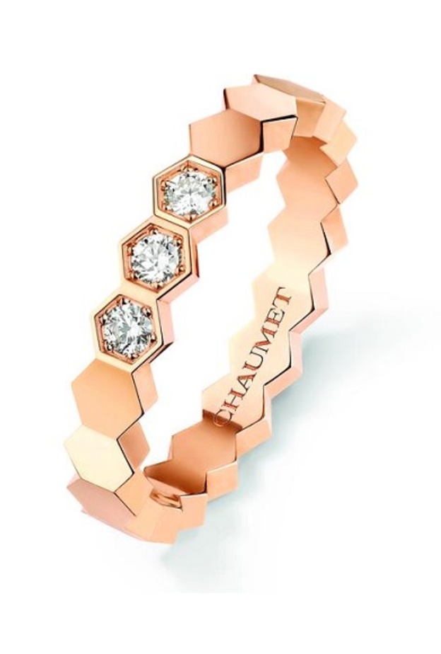 سلسلة من  تامارا كومولي  Tamara Comolli