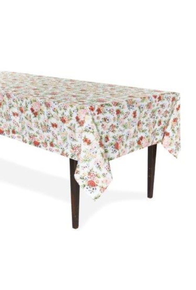 إميليا ويكستاد تُطلق مجموعتها الأولى للأدوات المنزلية