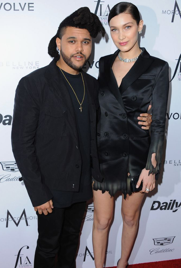 تناغم تام بين إطلالات بيلا حديد وذا ويكند