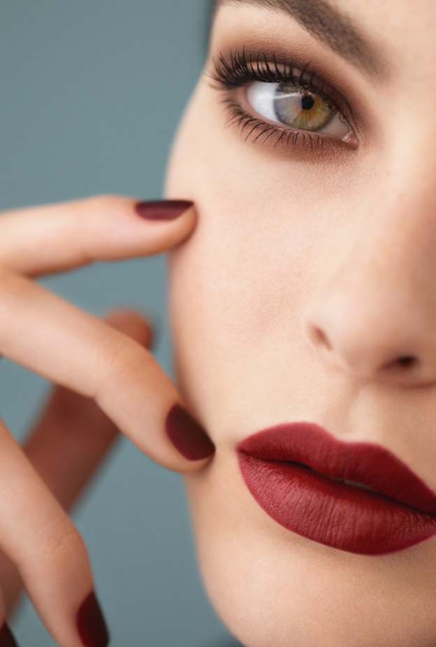 مجموعة APOTHEOSIS, LE MAT DE CHANEL من CHANEL تبرز عمقًا عاطفيًا وكثافة بصرية