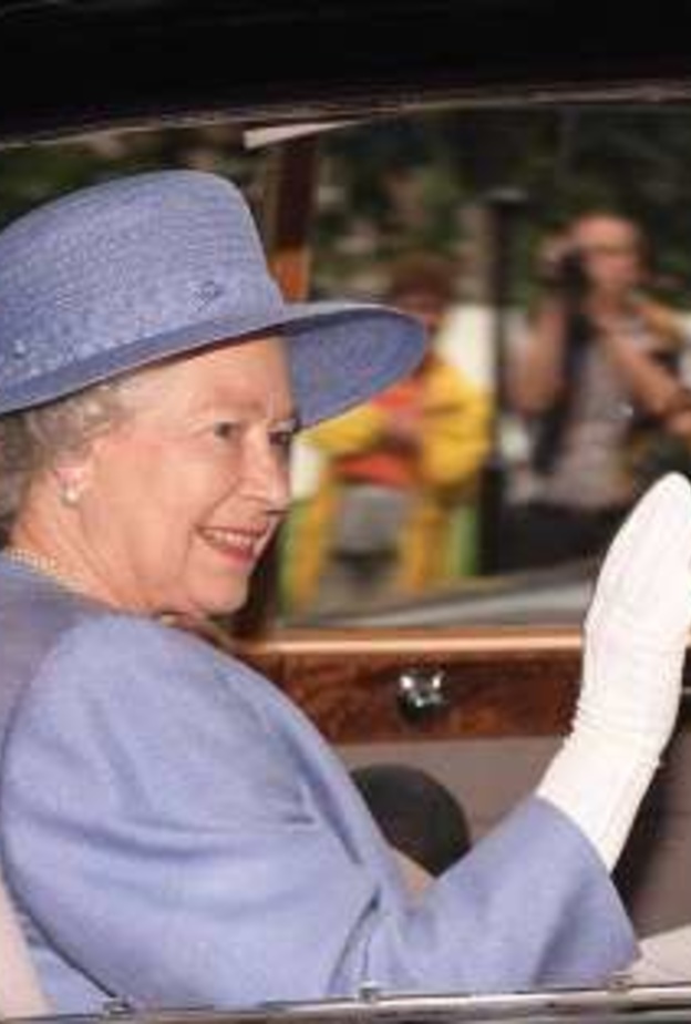 مميزات سيارة ملكة بريطانيا الرويس رويس