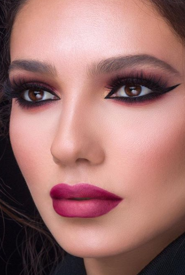 مكياج جميل مع لمسات الذهبي