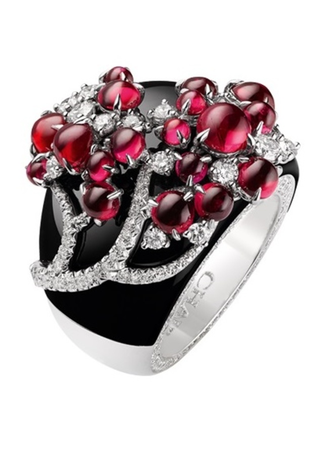 خاتم شوميه من الياقوت والماس والذهب الأبيض