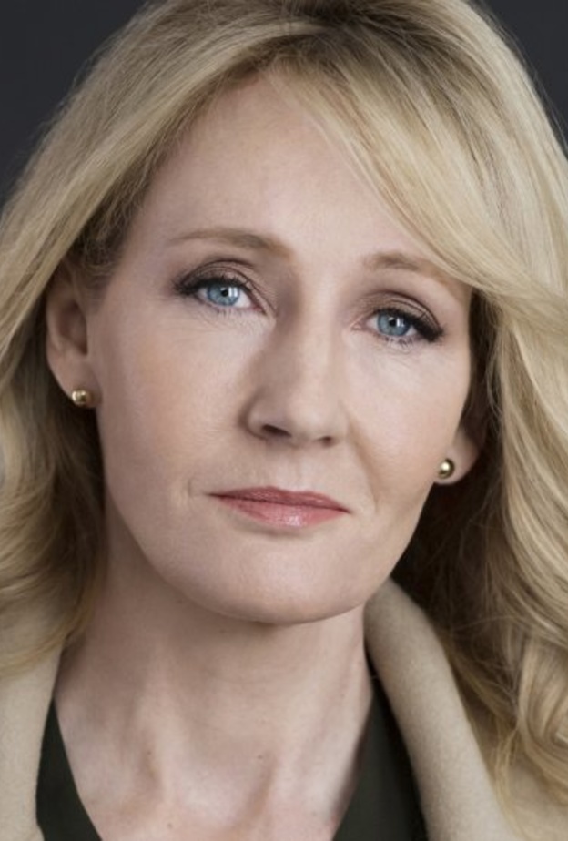 جي كي رولينغ مؤلفة هاري بوتر 