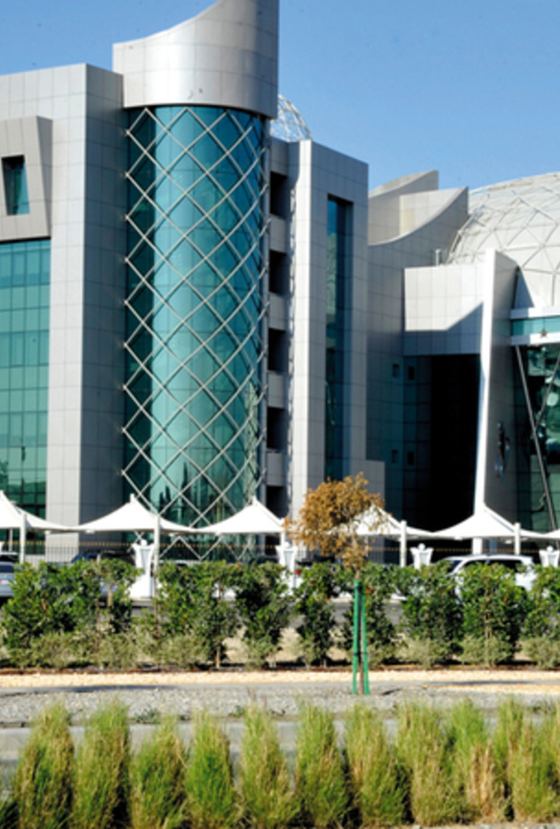 لا تعويض مادياً لكفلاء العمالة المساعدة المخالفة في الإمارات