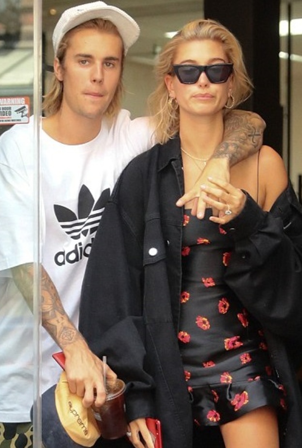 جاستن بيبر وهايلي بالدوين