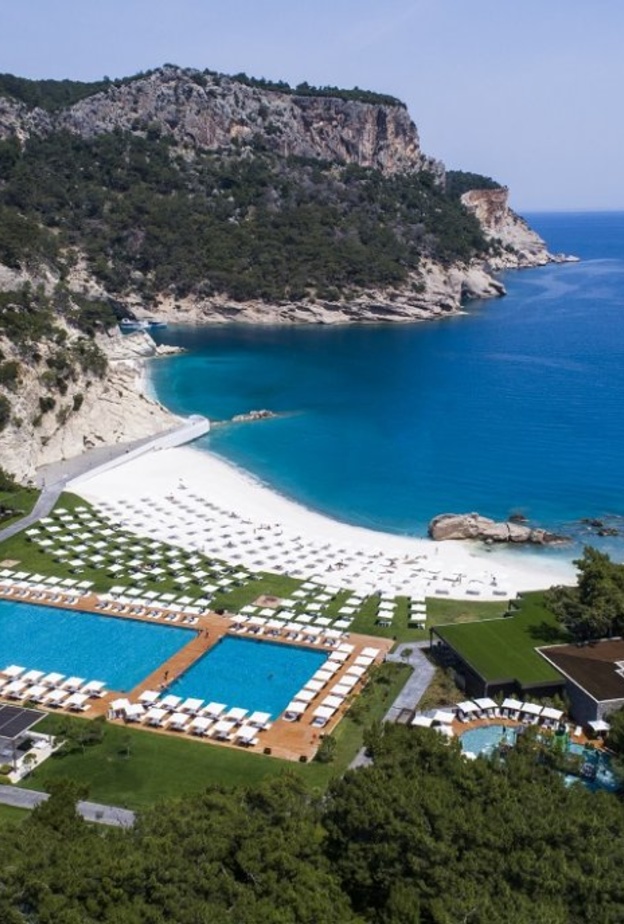 منتجع Maxx Royal