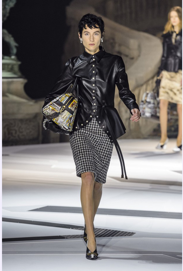  msgm جاكيت الجلد الأسود من بين الأنعم والأرقى