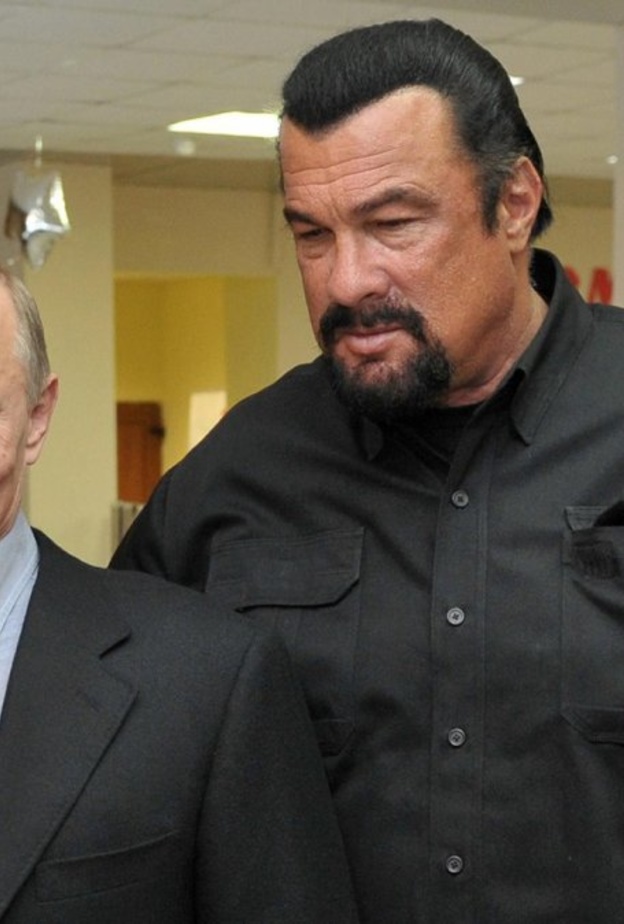 ستيفن سيجال وبوتين