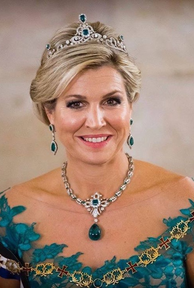 الملكة اليزابيث ترتدي تاج the Vladimir tiara