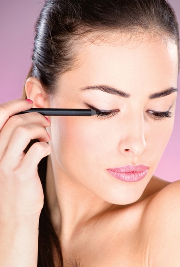 امنعي سيلان الكحل بطرق متعددة