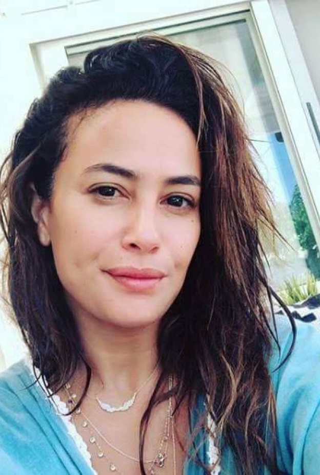 هند صبري تتبع موضة السيلفي بدون مكياج التي راجت بين النجمات هذا الصيف