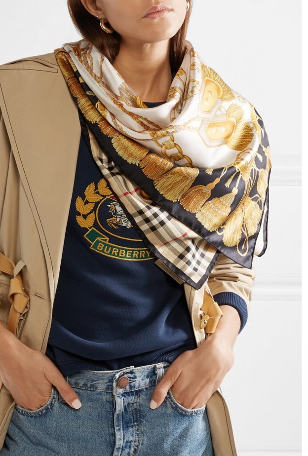 وشاح من ETRO من الجاكار