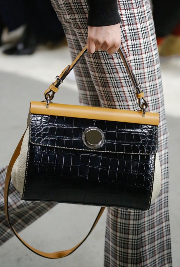 resized_Alexander Mcqueen حقيبة يد باللون الأخضر من