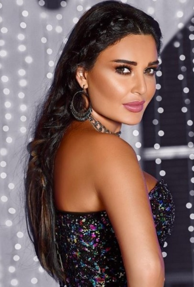 سيرين عبد النور تعلق لأول مرة حول خلافها مع نجوى كرم