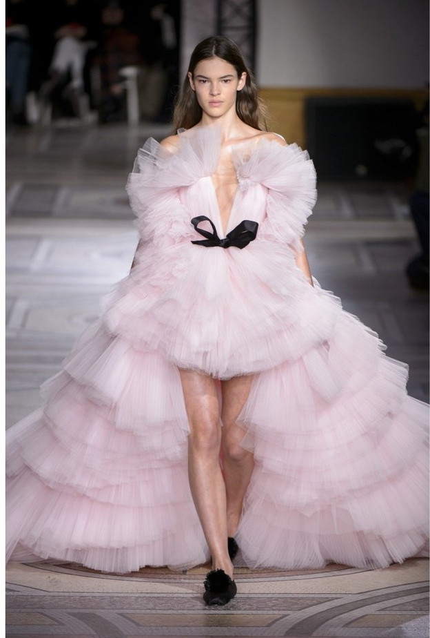 فساتين high low