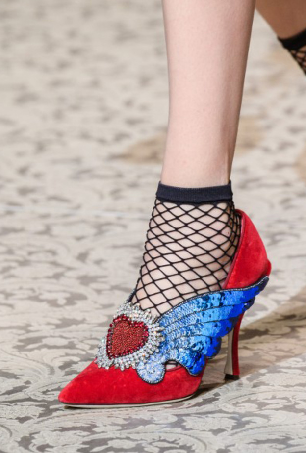 أحجار راقية في حذاء عصري من دوتشي اند غابانا Dolce and Gabbana