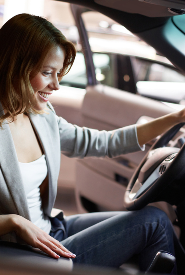 امتلاك سيارات بميزات قوة محرك قد يشكل خطراً على السائقة المبتدئة
