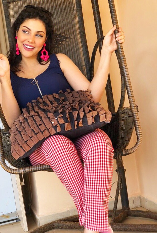 إبتسام تسكت تطرح كليب "الظالم"