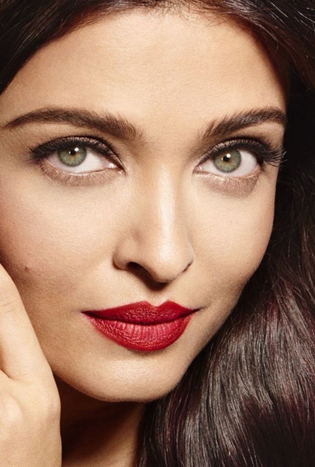 آيشواريا راي تعلمت مبكرا كيف تنظر إلى الايجابيات في حياتها