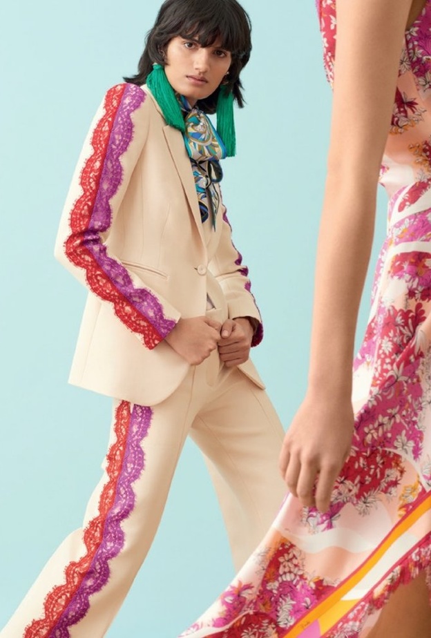 التنورة المتعددة الطبقات مع الشيفون من Chanel