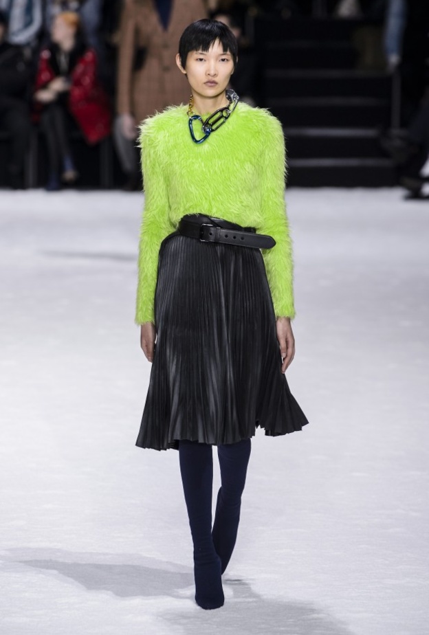 الأسود الجلدي الأنيق من Huishan Zhang