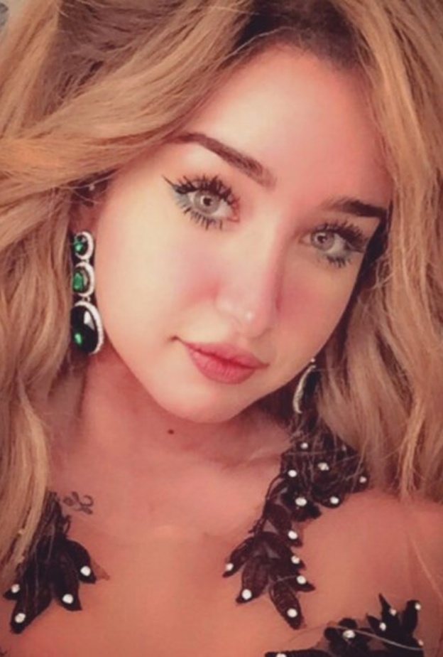 هنا الزاهد كشفت بانها تضع المكياج بنفسها