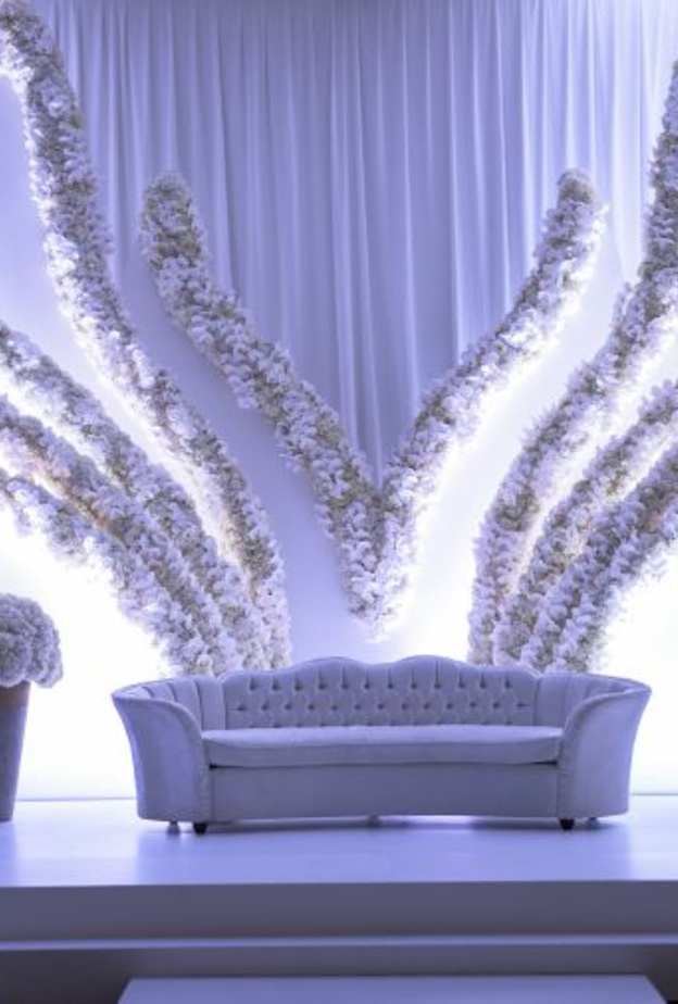 كوشة تناسب عروس الربيع