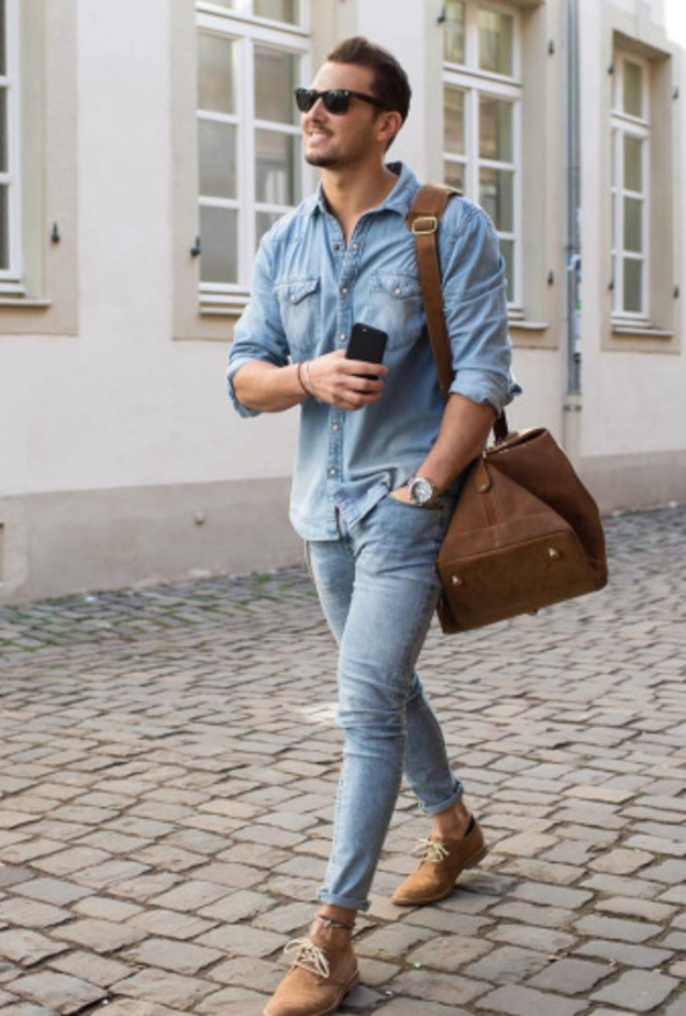 طريقة شبابية وعصرية بقميص الجينز والجينز الأسود الممزق