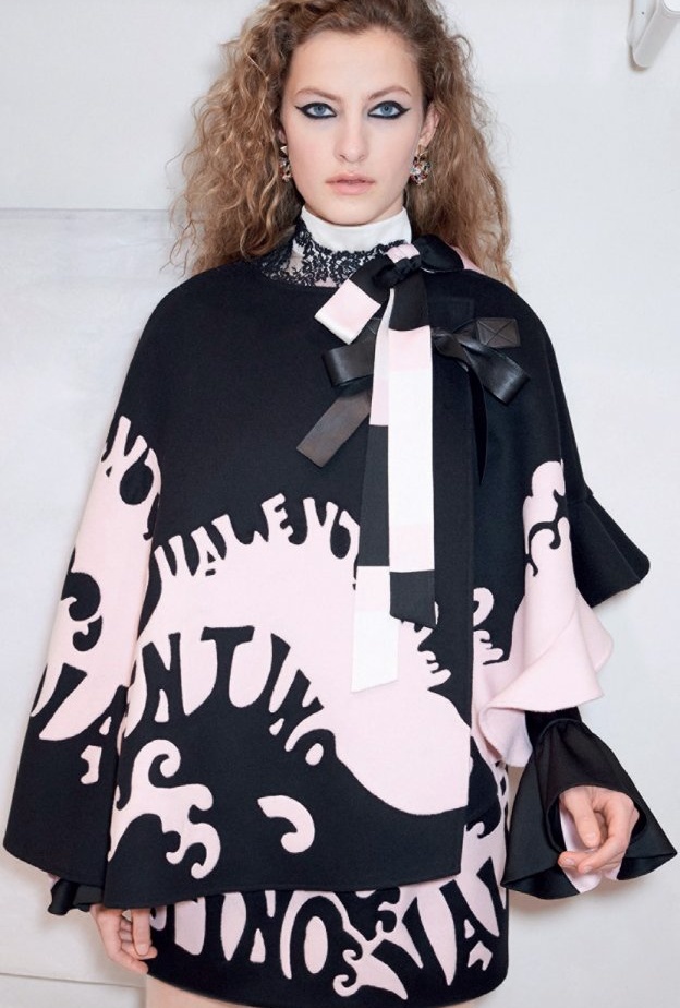 العودة الى صيحة الستينيات مع Valentino