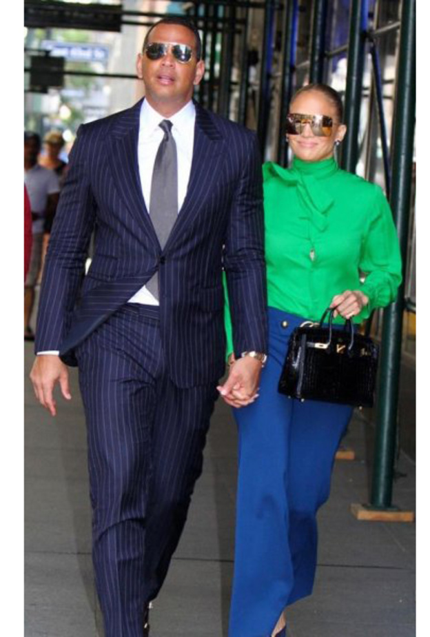 جنيفير لوبيز وصديقها اليكس بكامل أناقتهما في نيويورك بعد عودتهما من إيطاليا