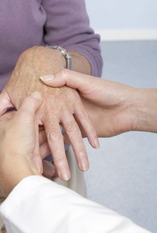 مرضى الروماتويد عليهم إتباع النصائح الطبية لتفادي المضاعفات