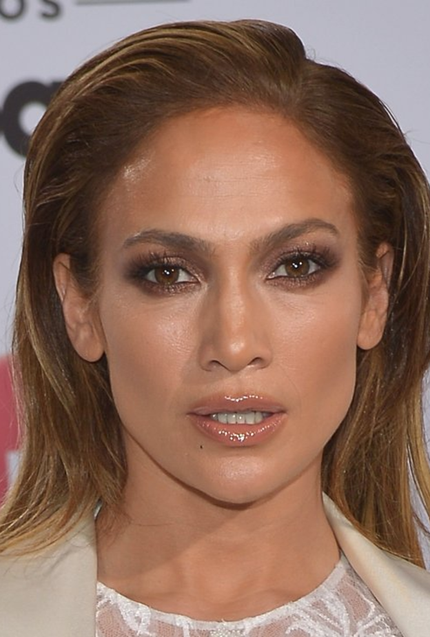 اكتشفي أسرار جينيفر الجمالية