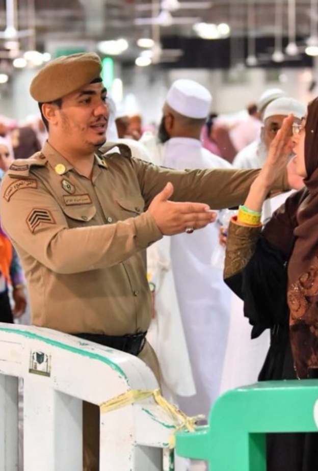  القصص الانسانية في الحج توثقها الصور