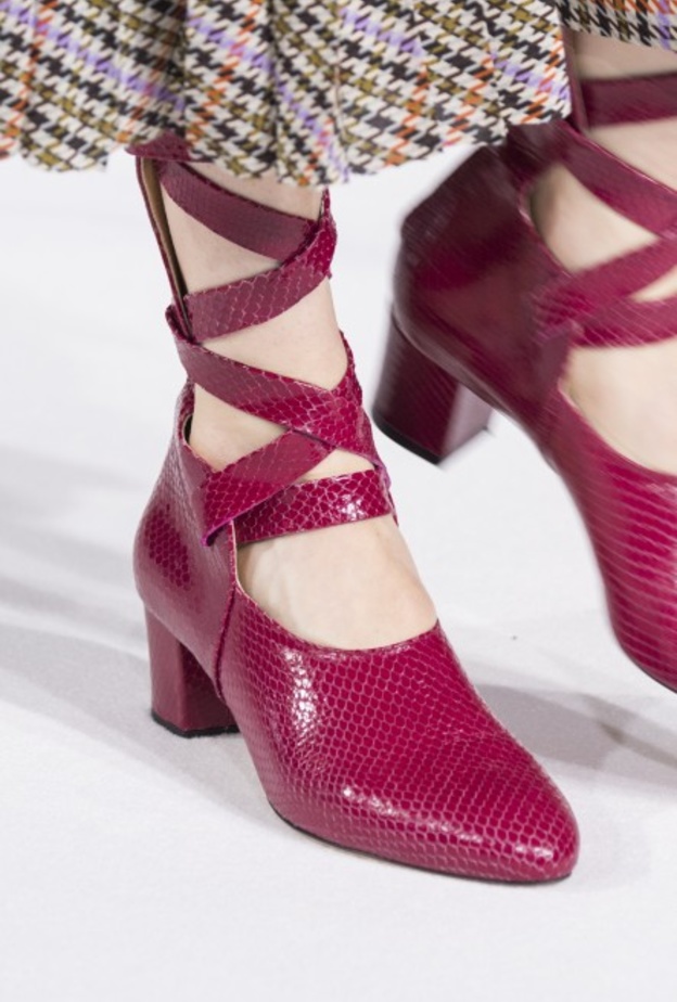  vivettaحذاء راقي من فيفيتا بشكل خارج عن المألوف