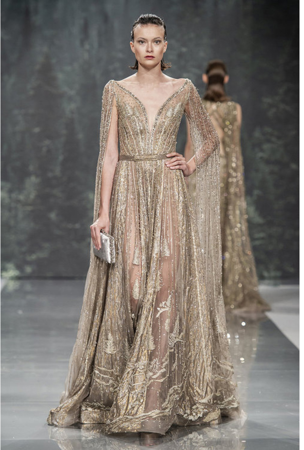  فستان من زياد نكد بالقماش البراق