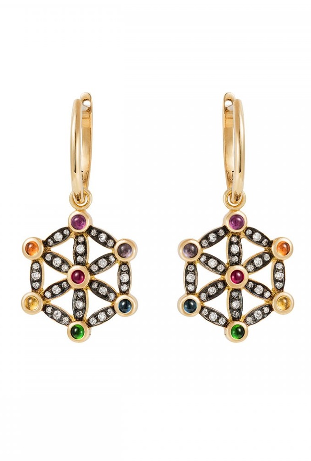 أقراط ذهب من عزة فهمي