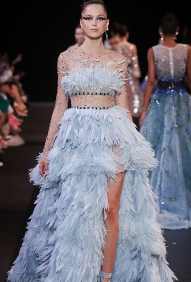  فستان من مجموعة Armani Privé لخريف 2018