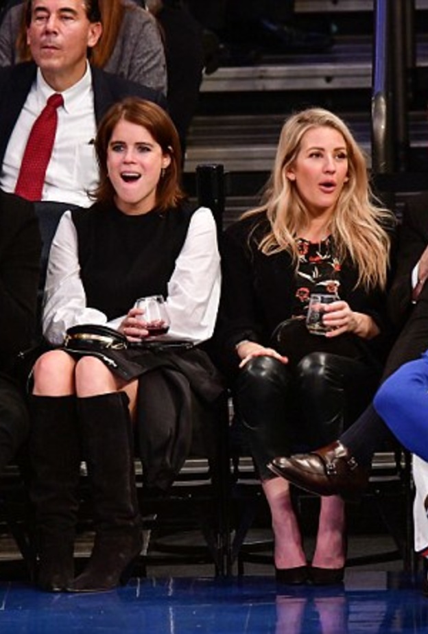  دعوات لتحميل نفقات الزفاف على الحساب الشخصي للعائلة المالكة