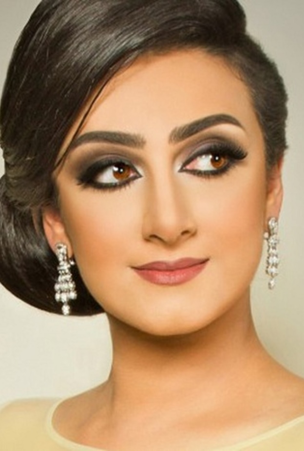 النجمة البحرينية هيفاء حسين