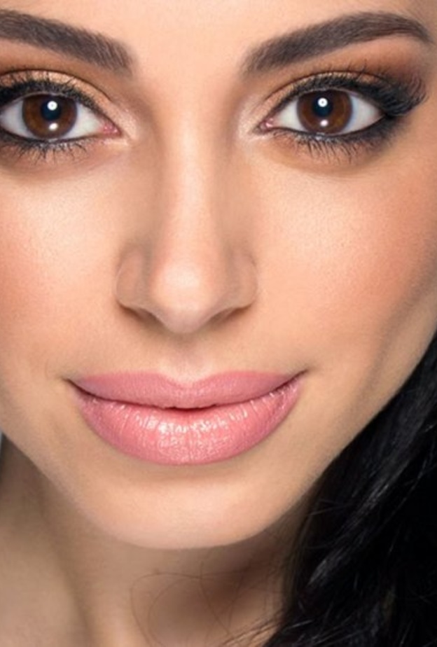 مكياج ترابي لعروس العيد 2018‏ مع الآيلاينر الأسود