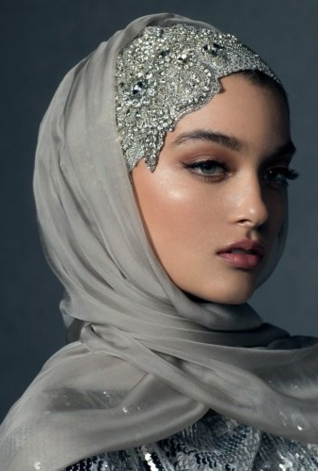 حجاب رائع مع الاكسسوار