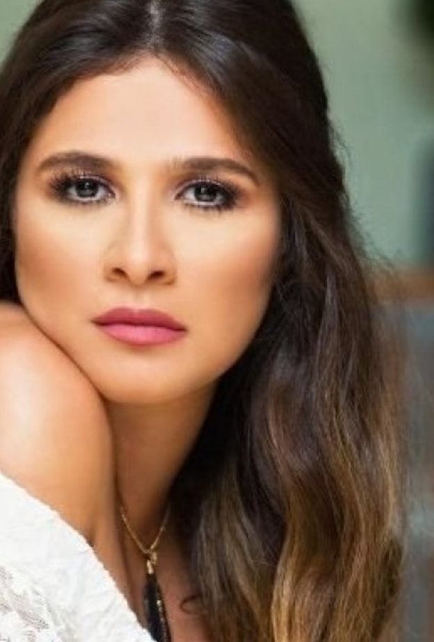 ياسمين عبد العزيز