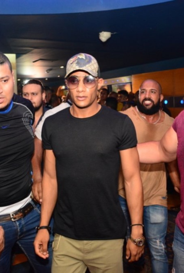 محمد رمضان وسط البودي جارد