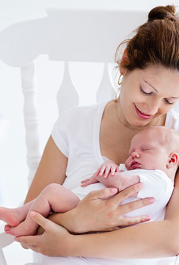 ممارسة الرياضة باعتدال وبصورة منتظمة يعزز من صحة الام خلال الرضاعة الطبيعية.