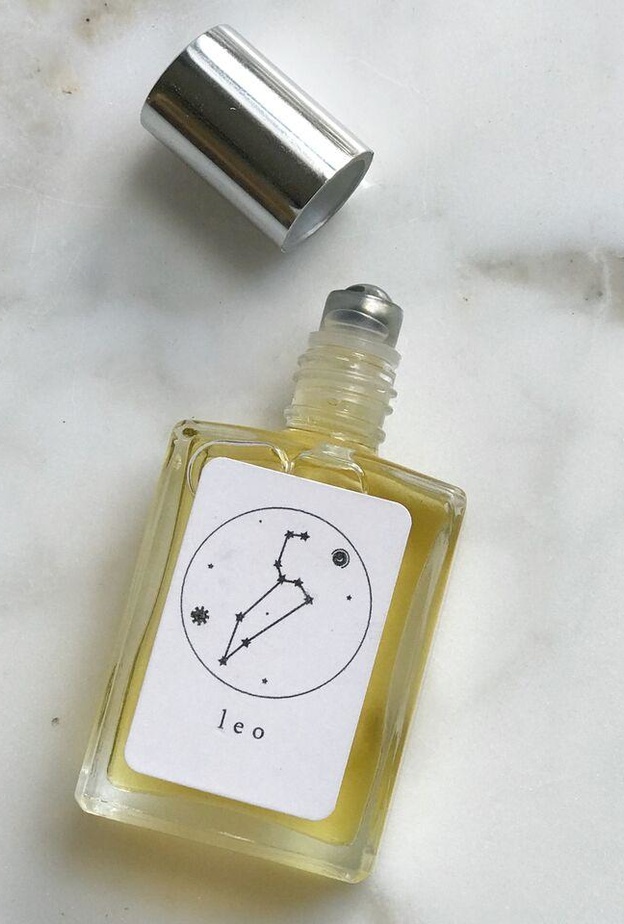 يميل الى اختيار عطر قويّ يدفع من حوله الى ملاحظته فوراً