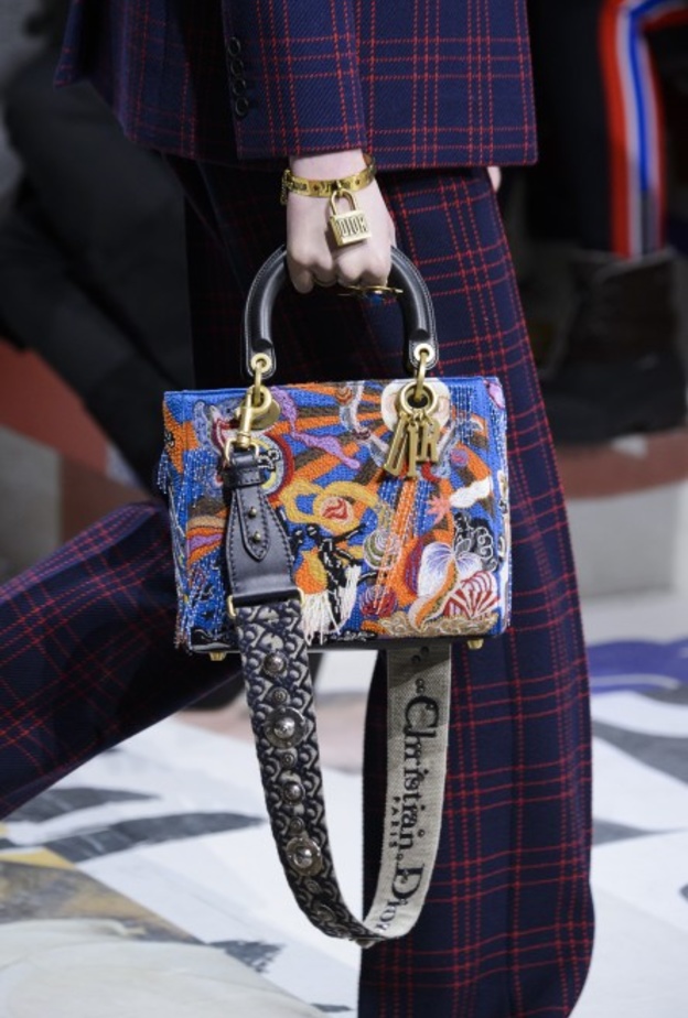 شنط يد شتاء 2019 مع النقشات من Louis Vuitton