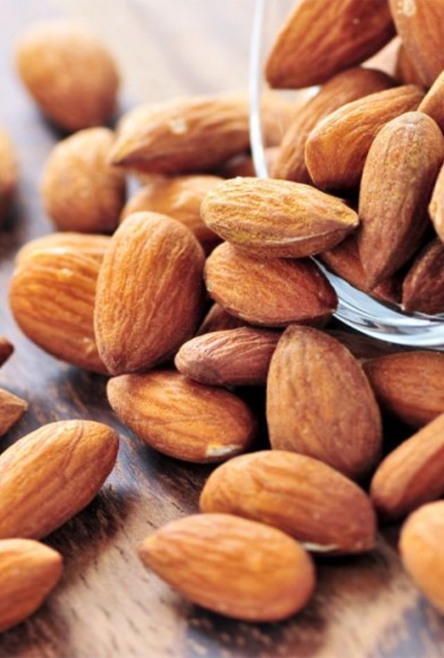 اللوز بديل صحي لوجبة الإفطار