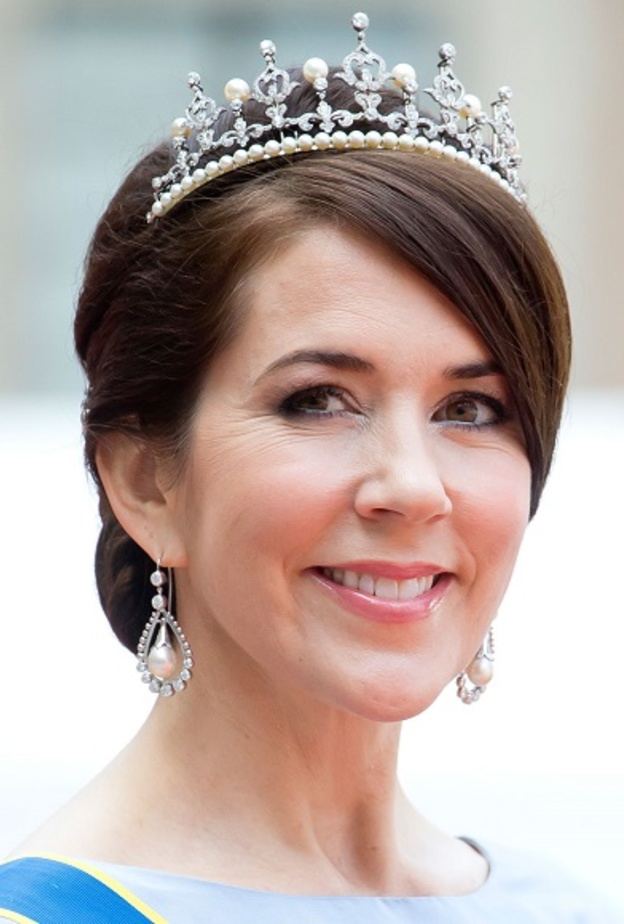 أجمل مجوهرات الأميرة ماري .. جميلة العائلة الملكية في الدنمارك 